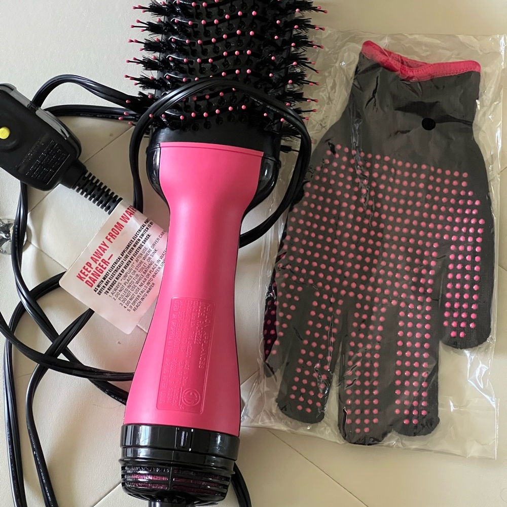 Revlon One Step- Volumizer Pink Hair Dryer Brush with Heat Glove.